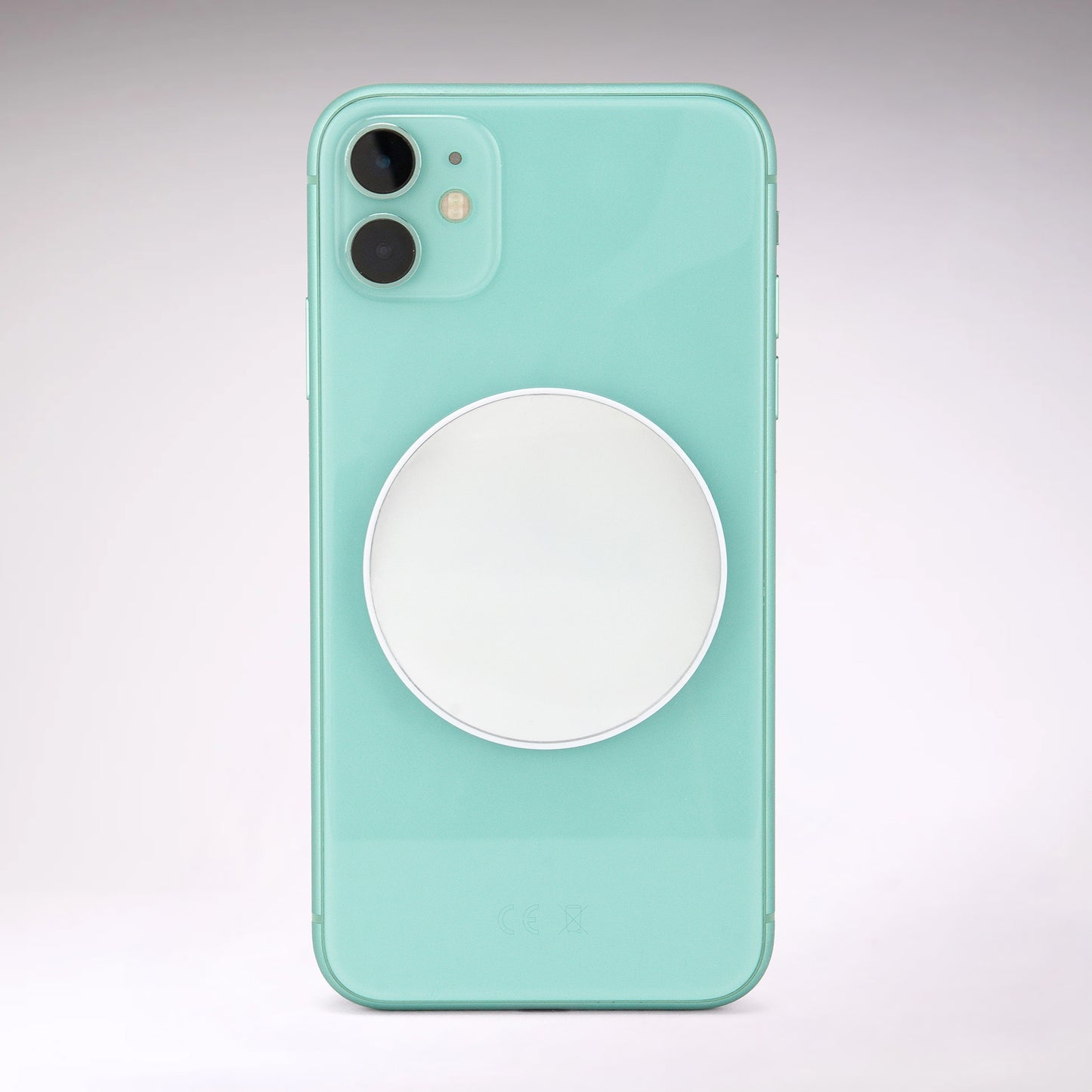 Magnetic selfie mirror for smartphone back camera